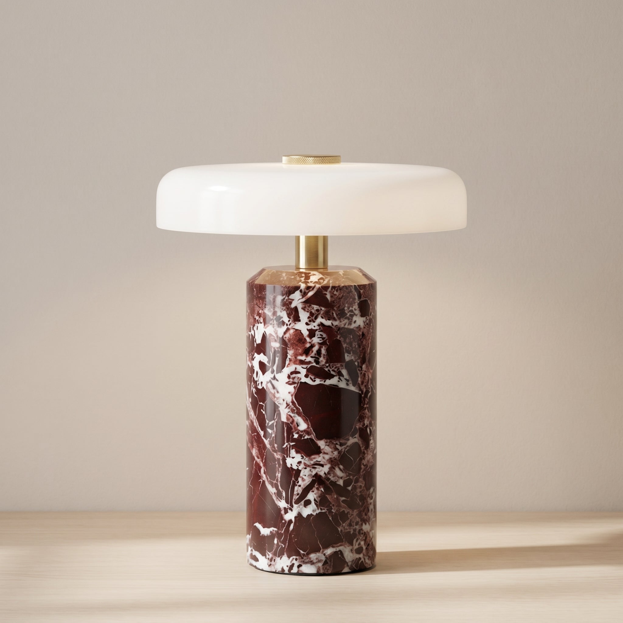 Lampe de table en marbre et verre
