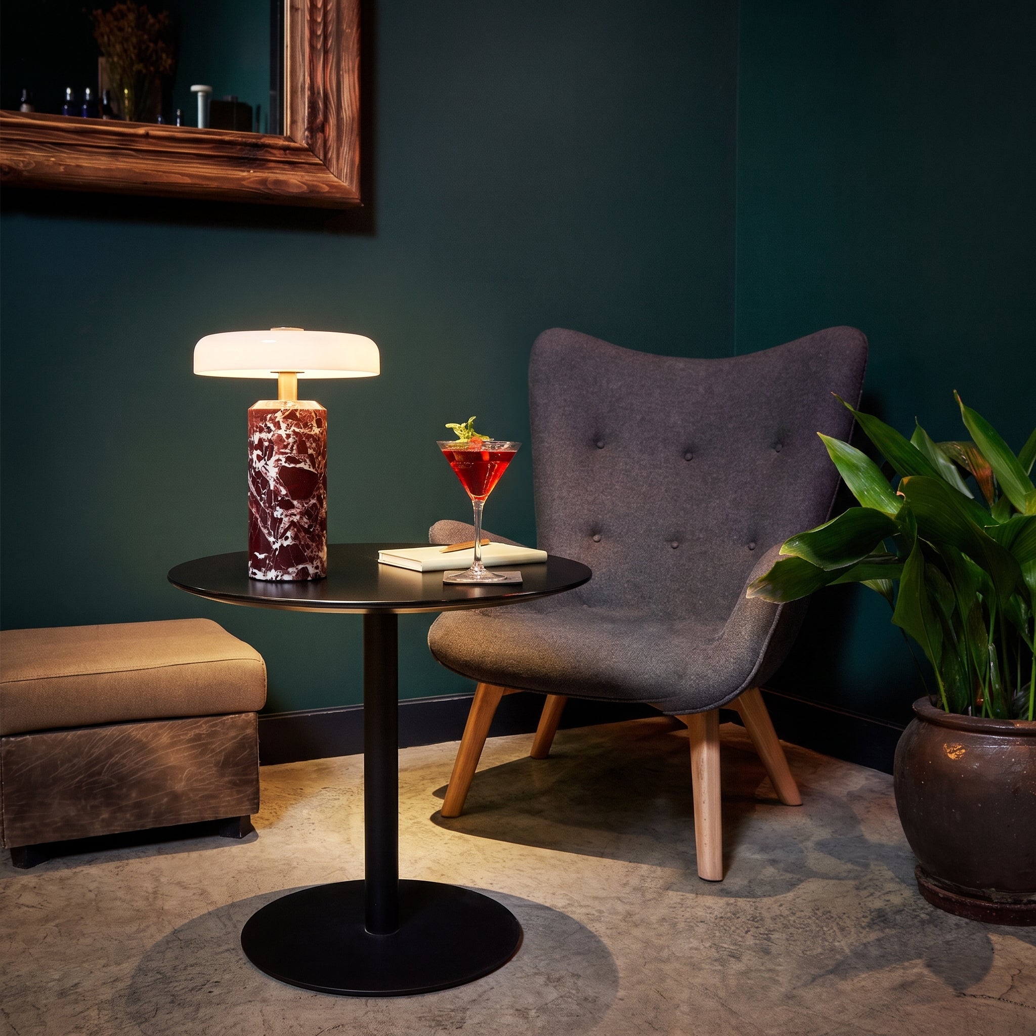 Lampe de table en marbre et verre
