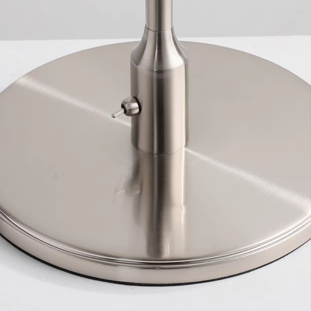 Lampe de table design suédoise