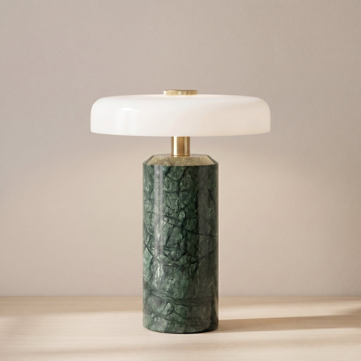 Lampe de table en marbre et verre