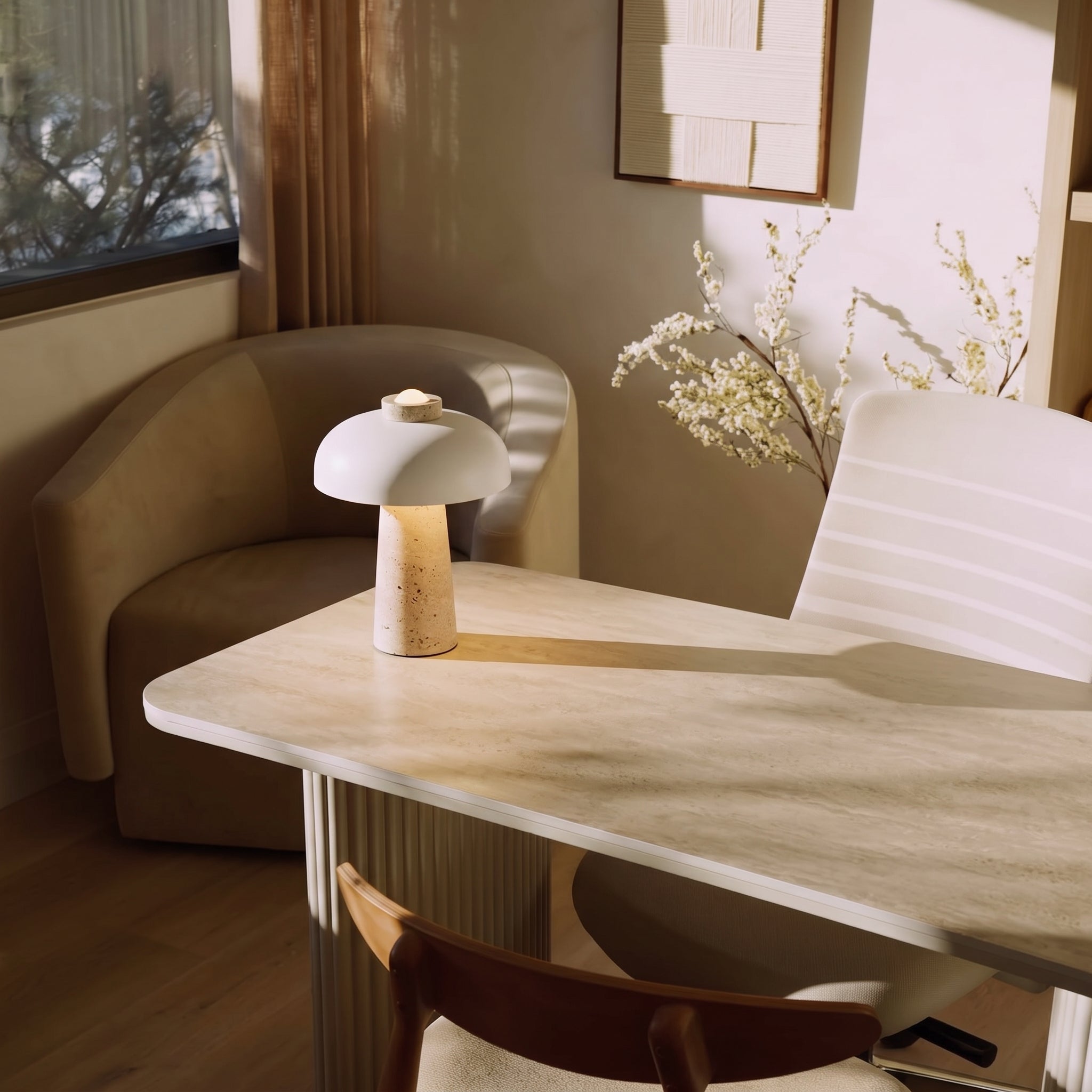 Lampe de table design en travertin