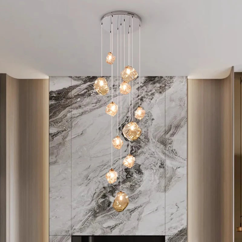 Lustre d’escalier nordique pour villa
