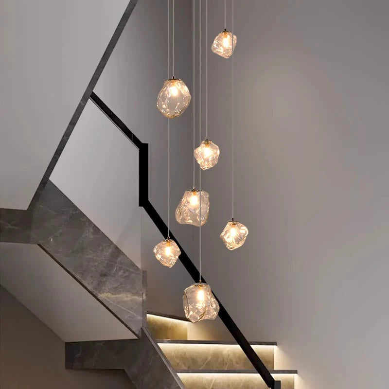 Lustre d’escalier nordique pour villa