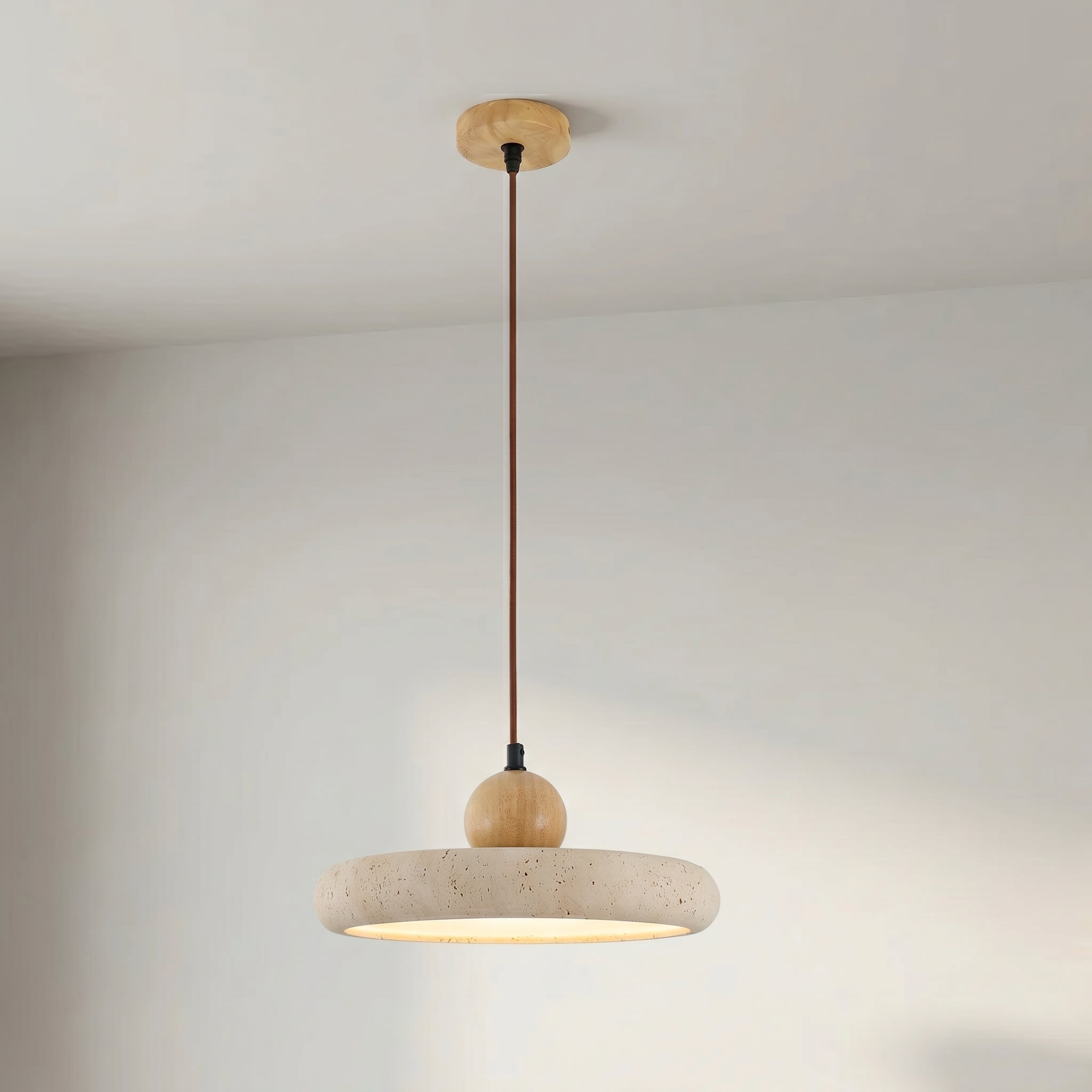 Suspension en travertin et bois