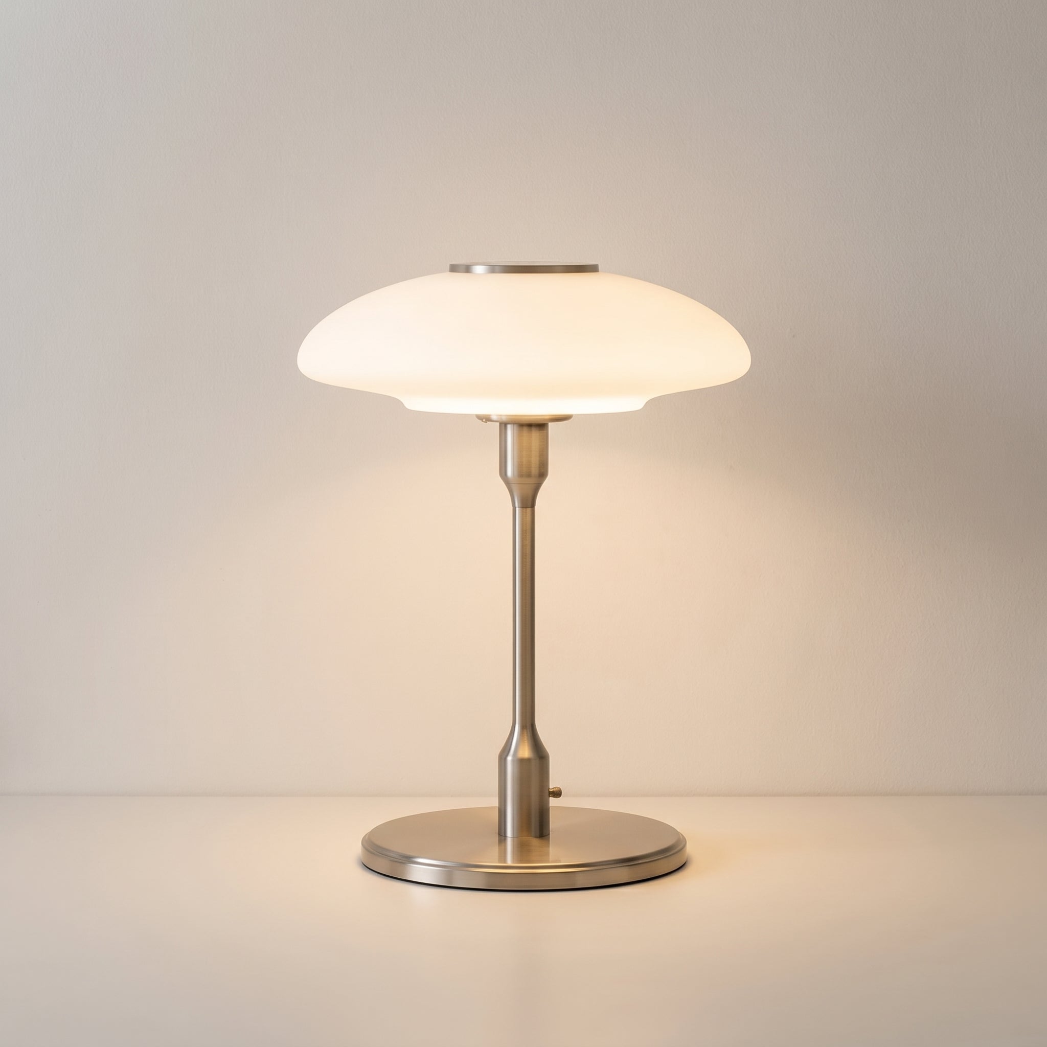 Lampe de table design suédoise